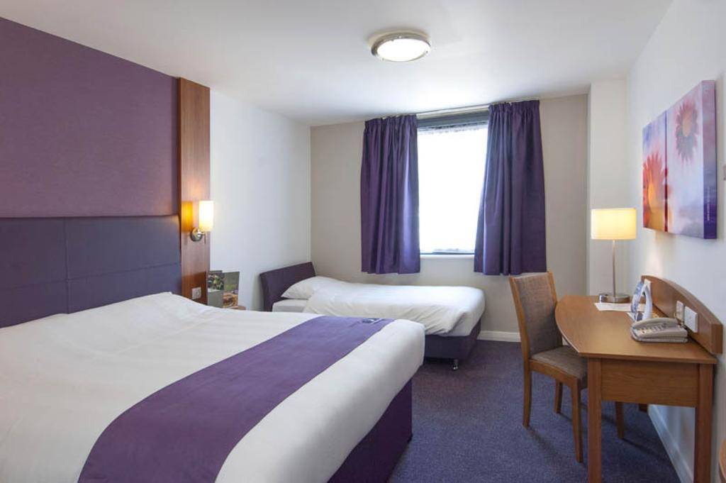 Premier Inn Kendal Central מראה חיצוני תמונה