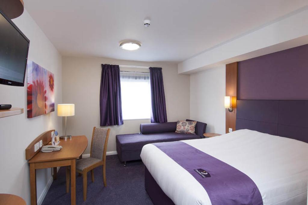 Premier Inn Kendal Central מראה חיצוני תמונה