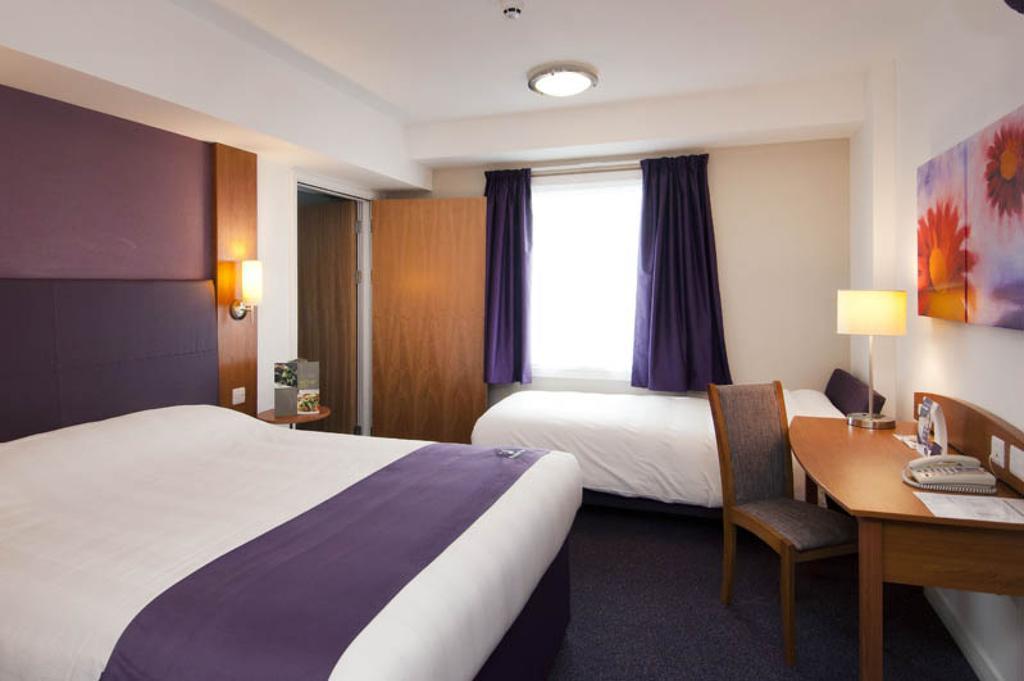 Premier Inn Kendal Central מראה חיצוני תמונה